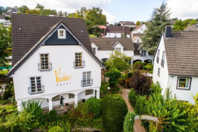 Гостиница Romantik Hotel Neuhaus  Изерлон